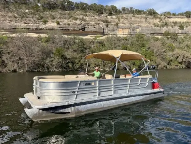 23ft Starcraft Pontoon with a Captain is ready for group of 14 on Devil's Cove