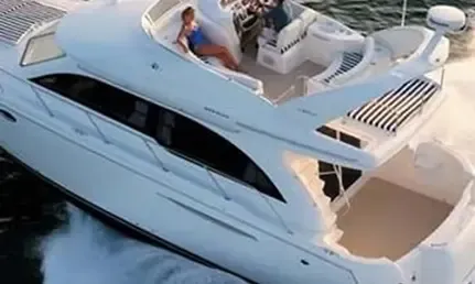 Meridian 411 Sedan Luxury Yacht Rental in New York Harbor