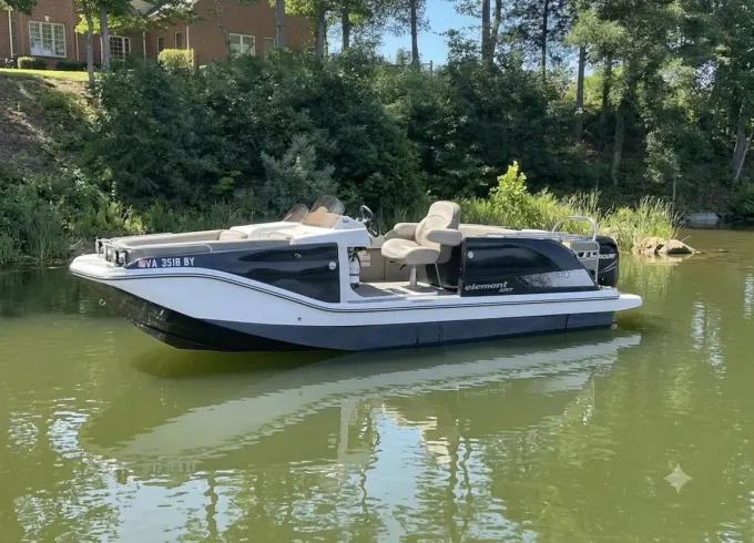 20' Bayliner XR7 Pontoon with a Captain in Kinsale, VA