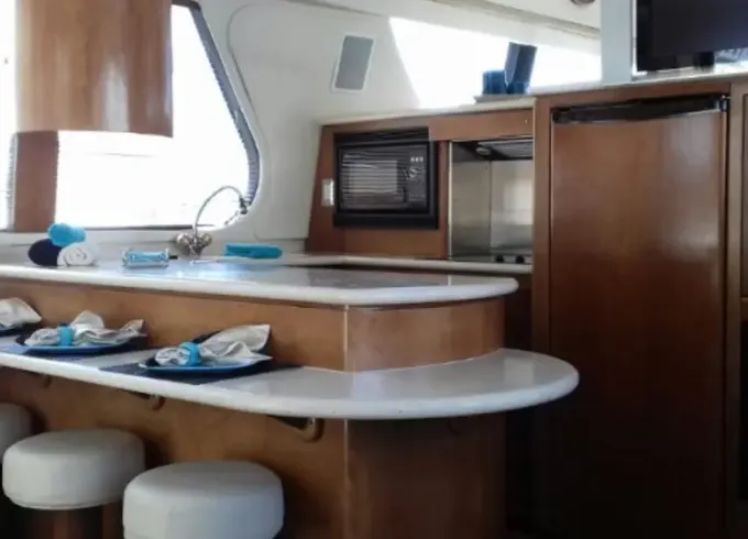 55ft Cruiser Power Yacht Charter