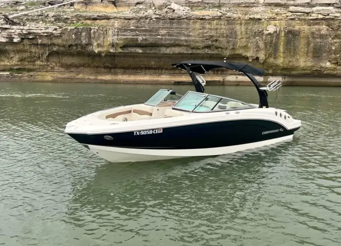 25ft Chaparral 246 SSi Bowrider at Bass Lake, for 14 Passengers