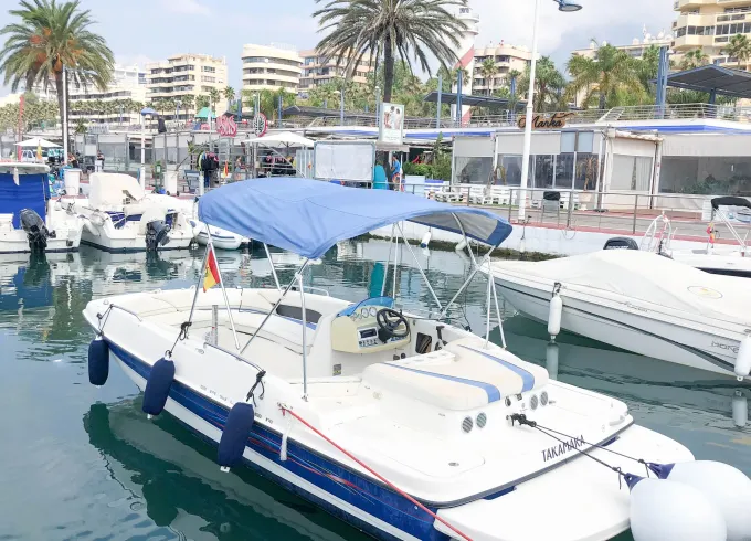 Bayliner Element 197 Sundeck Comfortable Open Boat Rental in Marbella, Spain
