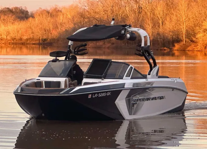 25ft Super Air Nautique Boat | Wakeboarding, Skiing & Tubing