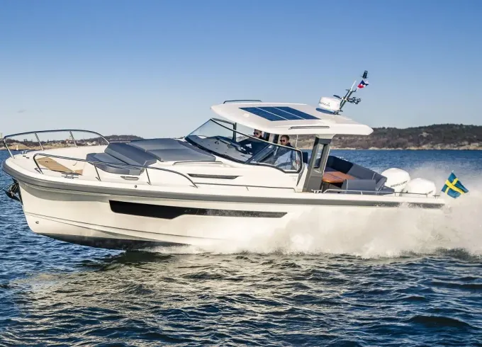 Palm Beach Opulent Cruise on 42ft Nimbus T11 Luxury Day Yacht