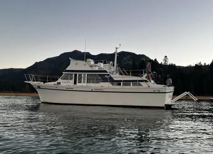 Classic 40ft Luxury Motor Yacht Available in South Lake Tahoe, California!