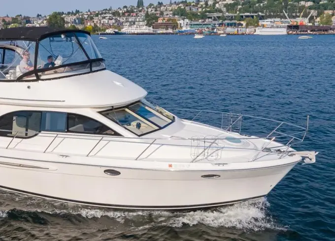 Luxurious Sea Ray 40 Motor Yacht in Lake Dallas, Texas