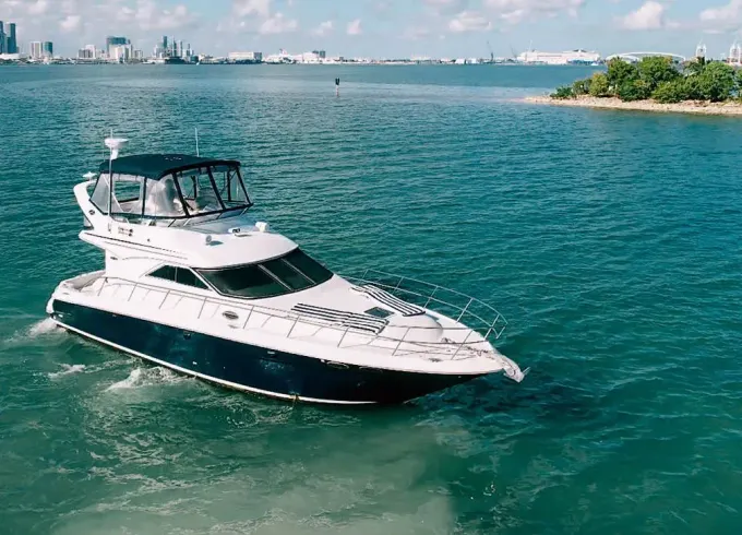 Luxury 51ft Sea Ray Private Yacht Charter in Miami | Up to 13 Guests