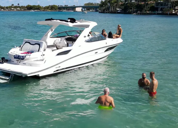 Sea Ray SLX350 12people 24/7