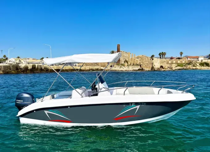 19ft 'Fiore' Boat with skipper 40hp outboard motor