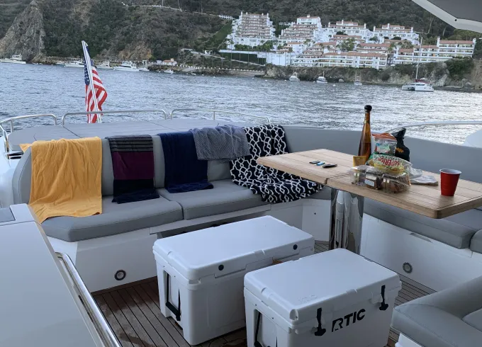 🛥️ 60ft Ultra-Sleek 2015 Sunseeker Predator Yacht – High-Speed Luxury