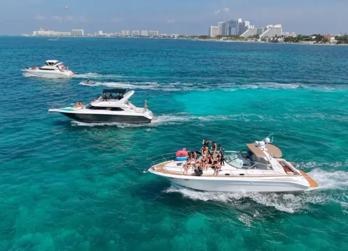 Sea Ray 44ft Private Yacht Charter in Cancún for up to 15 Guests