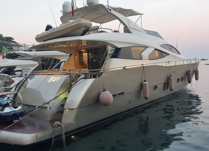 Filippetti Yachts Deauville 760 Flybridge from Castellammare di Stabia