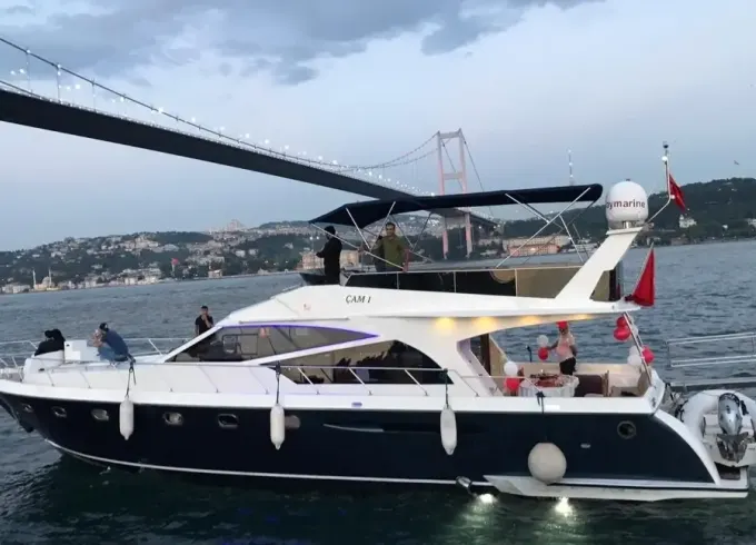 15 person Motor Yacht Rental in İstanbul, Turkey