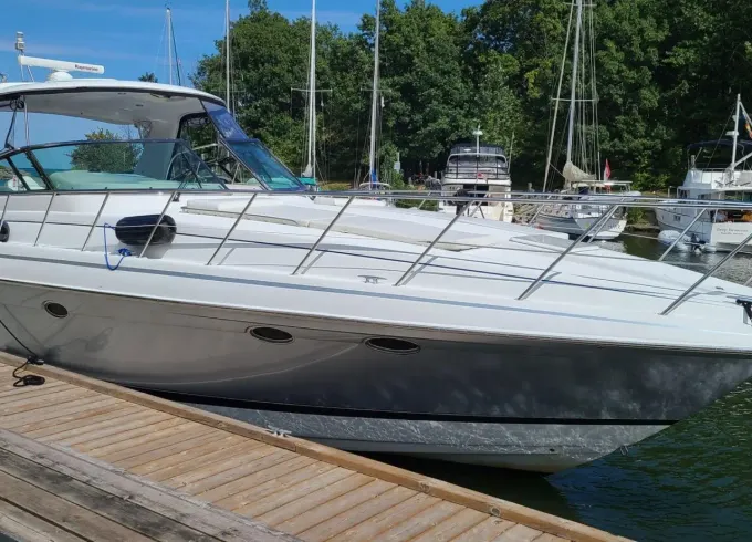 **VIP** Yacht Charter on a 53ft Formula yacht with hydraulic  Swim Platform.