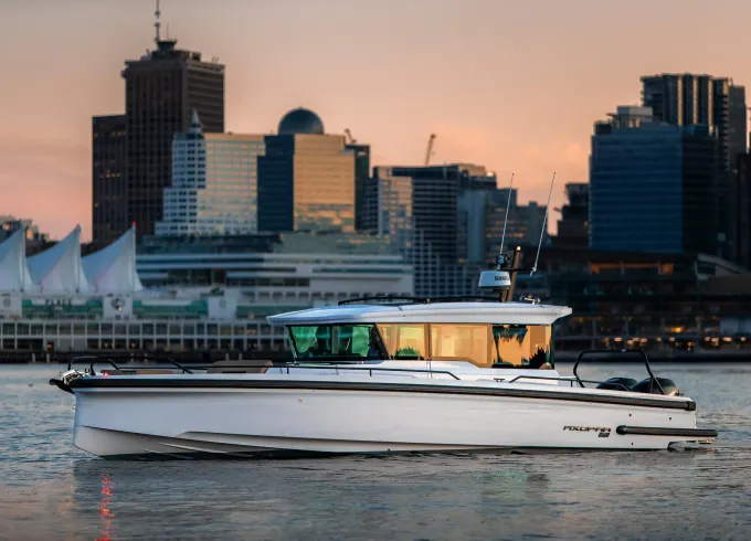 38' Mini-Yacht!! - Large "Ultra Luxury" Adventure Boat in Virginia Beach!