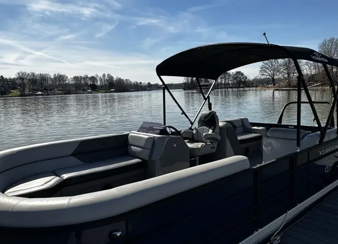 FUEL & WATER FLOATS INCLUDED Lake Norman Luxury Pontoon Rental!