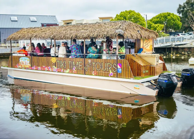 🌴Party on the water! Tiki boat for up to 30 – parties, sunset cruises & more!