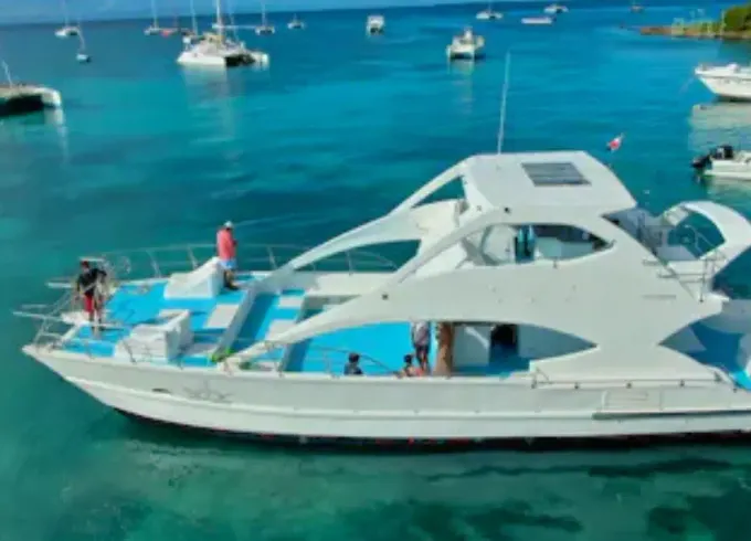 🥳PREMIUM YACHT AVAILABLE - Music, Drink, Snack, Captain and Crew Included🧑🏽‍✈