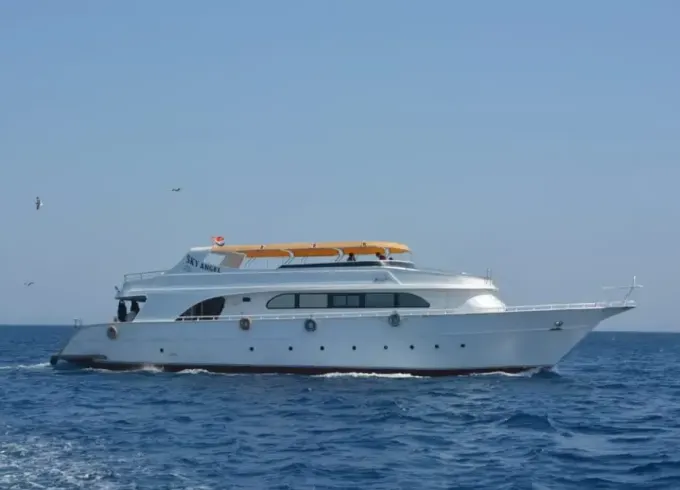 Red sea day trip diving in hurghada by boat