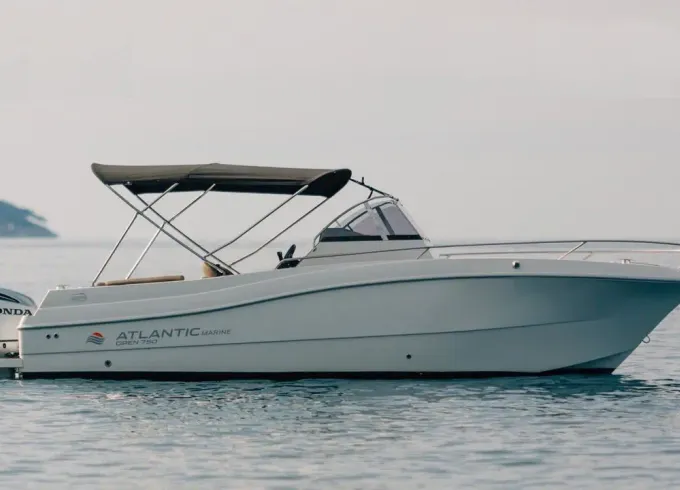 Charter 25' Atlantic Center Console in Dubrovnik, Croatia
