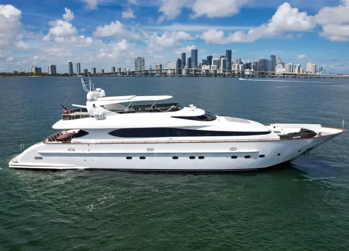 Luxe 110ft Maiora Mega Yacht with water toys serving south Florida