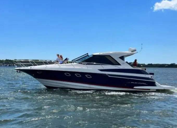 Luxury Yacht 46’ Sport Coupe for 6 people in Charleston