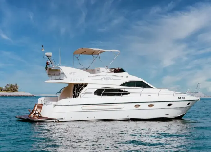 Dubai: Private Luxury Yacht Tour on a 50-Foot Yacht