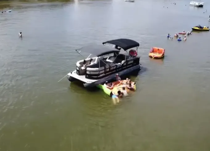 ALL INCLUSIVE Bentley Pontoon Boat in Horseshoe Bay Lake LBJ & Marble Falls
