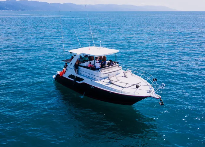 43ft Luxury Cruiser Yacht in Puerto Vallarta for 16 Guests
