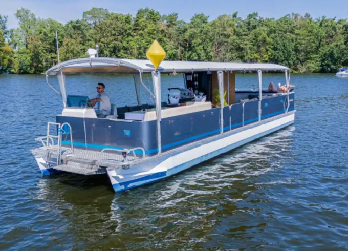 Berlin Party Boat Rental for Groups up to 25 Guests