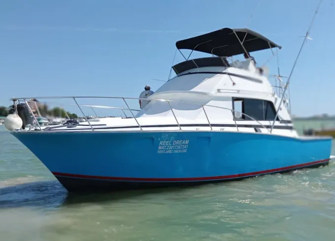 40ft Bertram Sportfishing Yacht with the Best Crew in Cancún