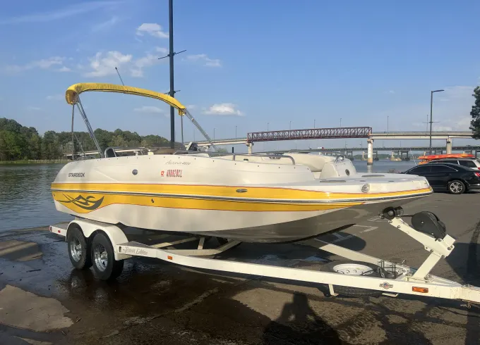 Stardeck Aurora Sport Deck Boat