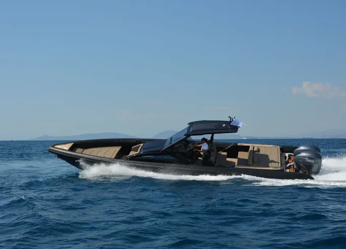 Kallivez – Technohull 40 Explorer – 2x425HP Yamaha