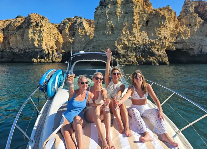 Morning/Afternoon tour of Ponta da Piedade, coast and caves