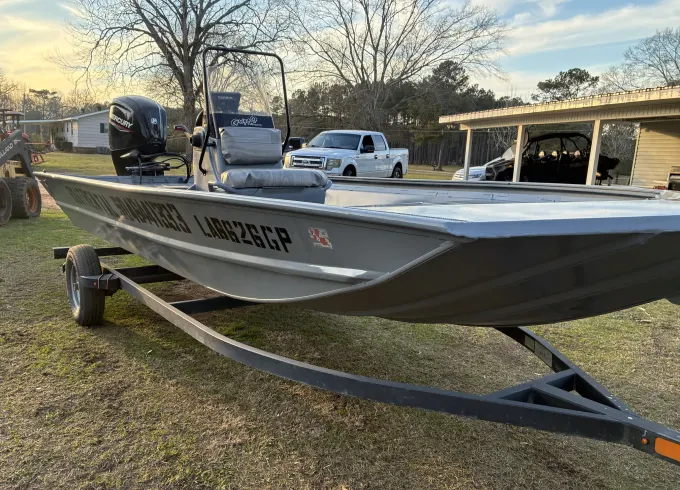 Grizzly Tracker 1860 Flat Boat for Rental