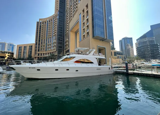 Luxury 75ft Azimut Yacht — 35 Guest Capacity from Marina Dubai
