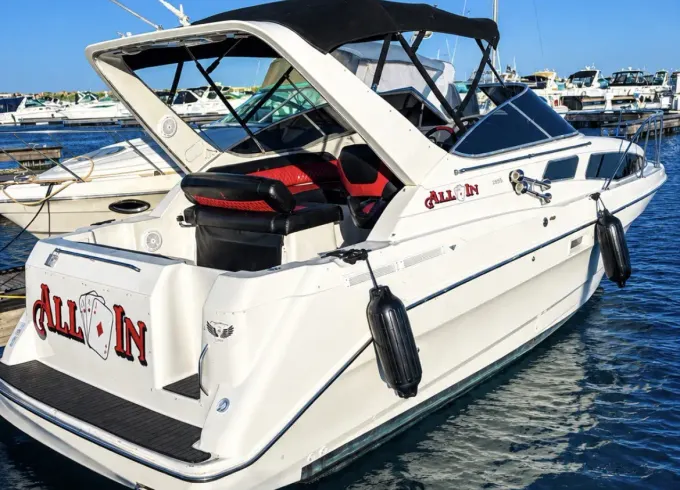 Come enjoy fun in the sun on our 30ft Bayliner Ciera for 8 passengers in Chicago
