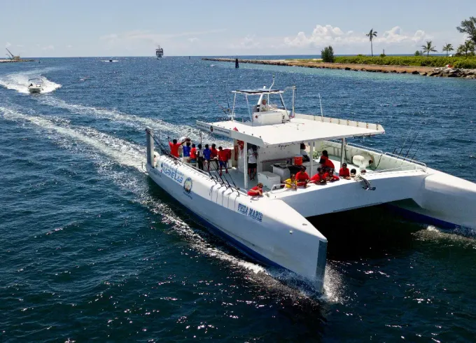 "Thea Marie" Yacht Charter in Riviera Beach, FL