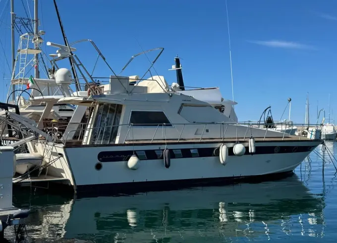Sogni dolci on 'Alghero' 49ft Motor Yacht - A Unique Stay in the Marina!