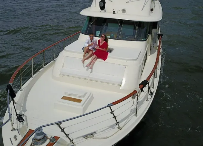 60ft Hatteras Luxury Motor Yacht in NY Harbor - USCG Inspected