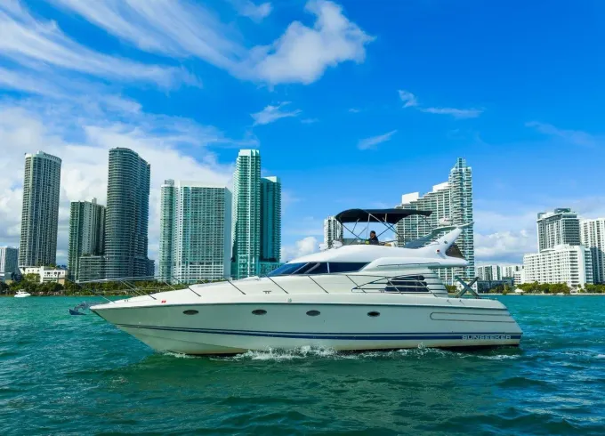50ft Sunseeker Manhattan Yacht Charter Miami Beach for 13 Guests