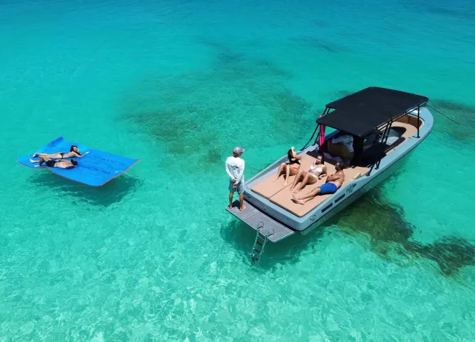 32ft Speed Boat Inboard - Tour the Coast of Saint Martin