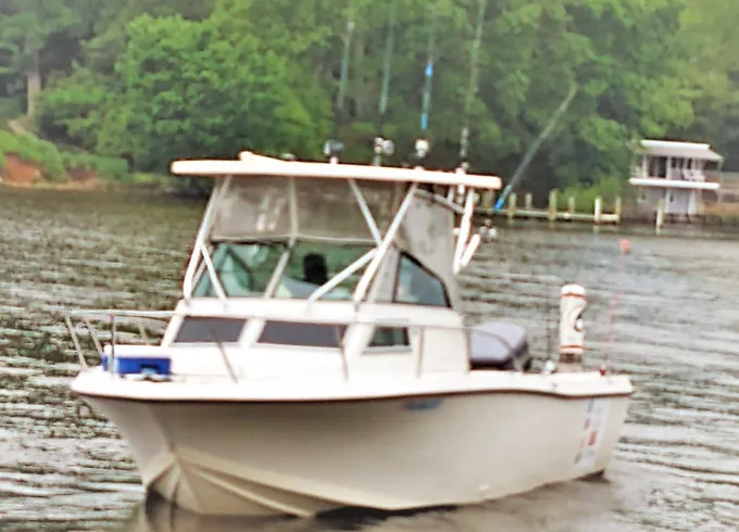 Cuddy Cabin/Walk Around bareboat fishing charter in Annapolis