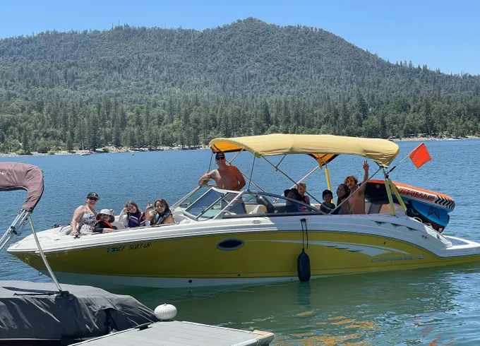 Powerful and Spacious 26ft Chaparral Sunesta for Rent @ Lake Tulloch