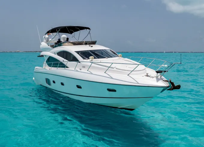 64ft Sunseeker Manhattan Top Luxury Yacht Charter in Cancun