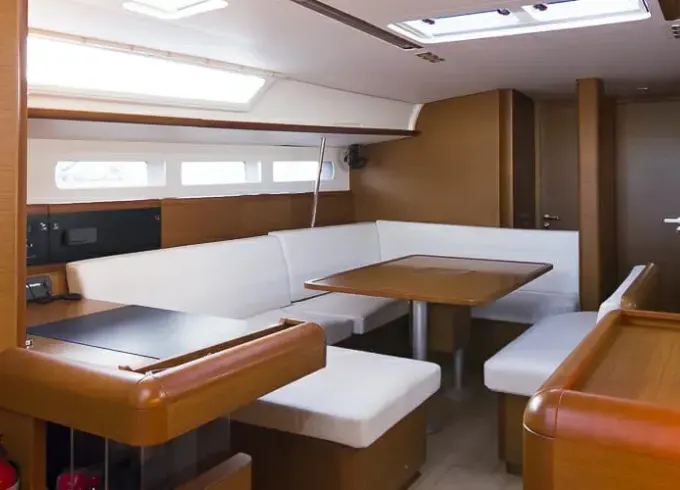 Cruise onboard 52' Jeanneau Cruising Monohull in Arona, Canary