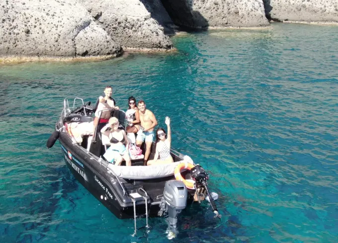 Hire “Batman” Boat with 30hp Yamaha Engine – Without License in Vlichada