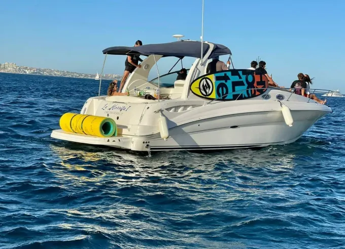 Sea Ray 32ft Yacht for your Sea adventure at Los Cabos.