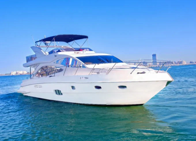 Luxury Motor Yacht Ride in Dubai Marina