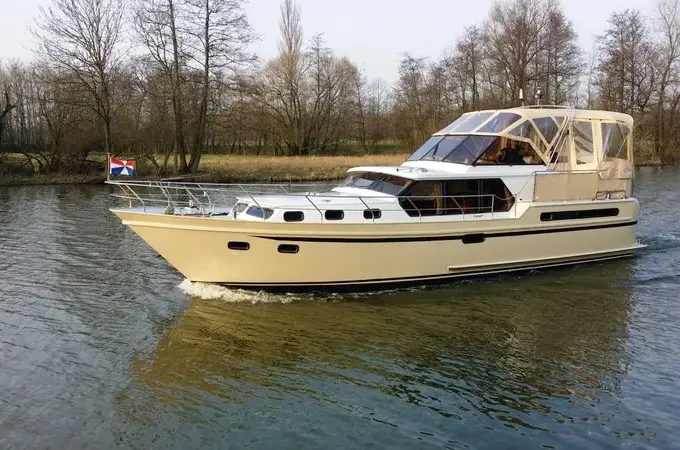 Rent 43' Motor Yacht In Heukelum